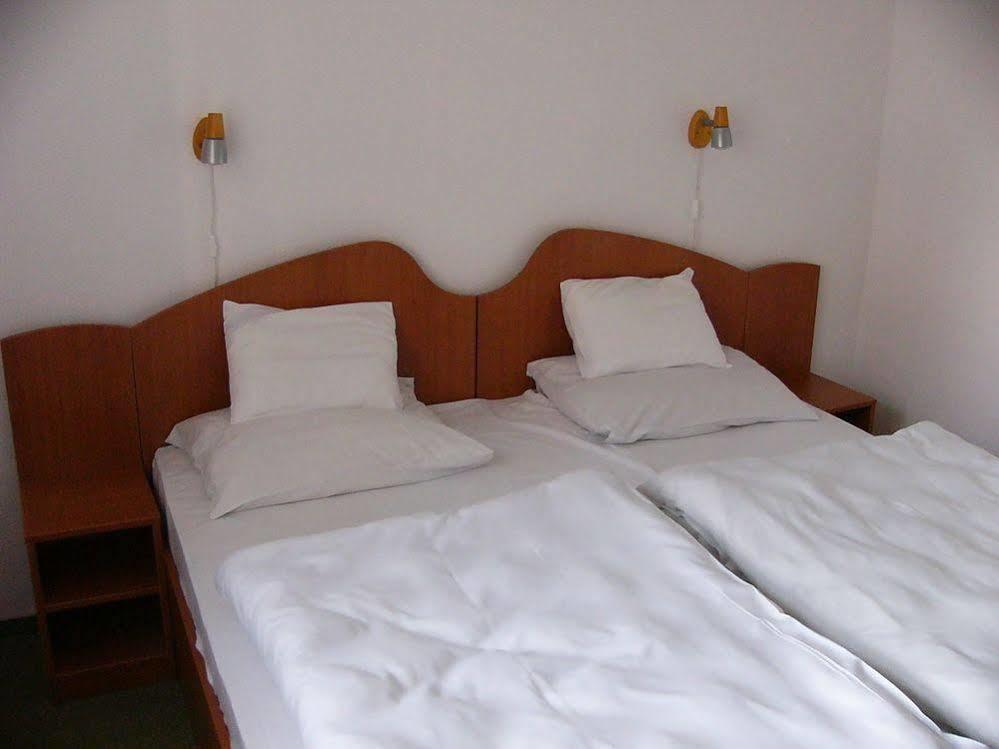Siesta Club Apartman Harkány Exterior photo