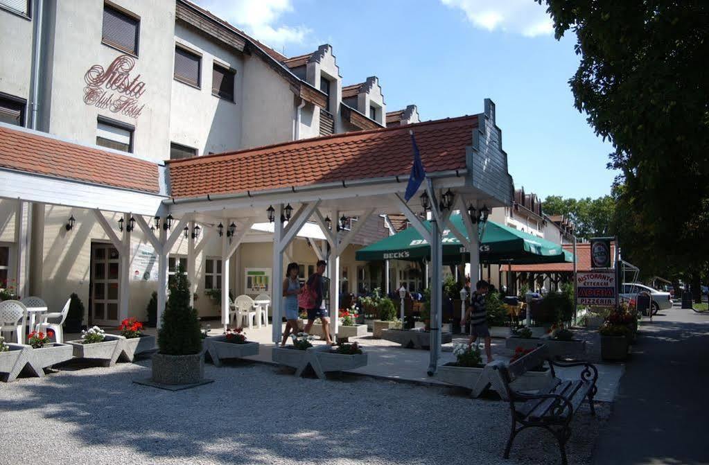 Siesta Club Apartman Harkány Exterior photo