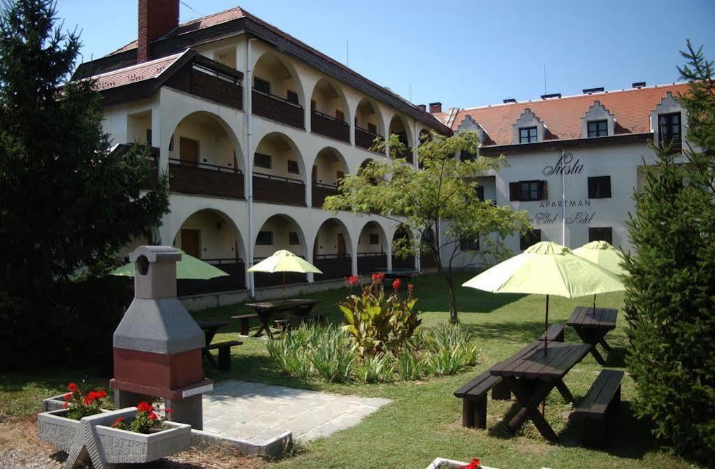 Siesta Club Apartman Harkány Exterior photo