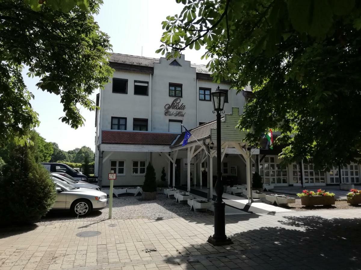 Siesta Club Apartman Harkány Exterior photo